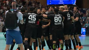 فرحة منتخب مصر بعد الفوز على النرويج على ملعب باريس ساوث أرينا، 2 أغسطس/آب 2024 (Getty)
