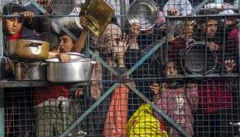 حالات تسمم في غزة على إثر تناول أغذية فاسدة، 27 مارس 2024 (الأناضول)