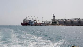 سفن تجارية ترسو في ميناء الصليف قبالة الحديدة 12 مايو 2024 (Getty)