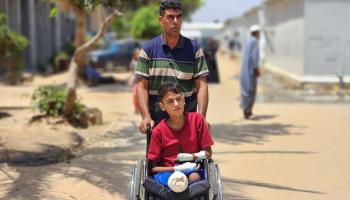 طفل فلسطيني بخانيونس فقد أطرافه جراء عدوان غزة 3 يونيو 2024 (Getty)