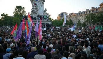 متظاهرون يتجمعون للتظاهر ضد اليمين المتطرف في باريس 11 يونيو 2024 (Getty)