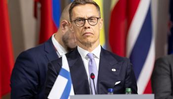 رئيس فنلندا ألكسندر ستوب أثناء مشاركته بقمة في سويسرا، 16 يونيو 2024 (فرانس برس)