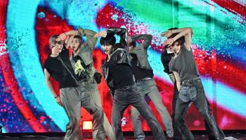 فرقة الكيبوب ريز تؤدي عرضاً في سيول، 17 يونيو 2024 (جونغ يون جي/Getty)