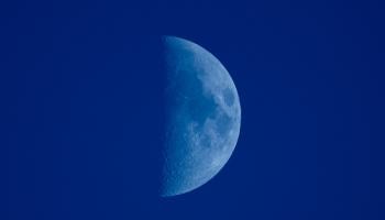 الربع الأول من القمر من إيطاليا، 13 يوليو 2024 (مانويل رومانو/Getty)