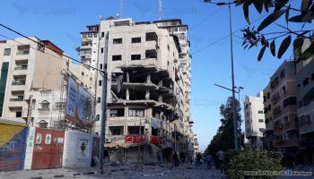 صواريخ الاحتلال حولت مبانٍ مدنية إلى ركام بغزة(خالد شعبان)