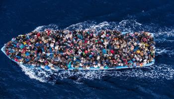 قارب للمهاجرين في البحر المتوسط(تويتر)