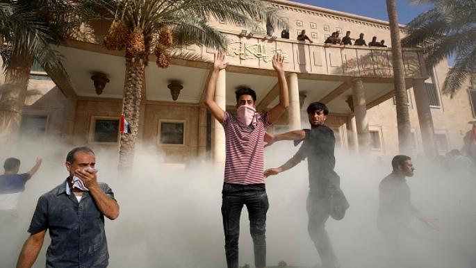أنصار الصدر يقتحمون القصر الجمهوري ببغداد.. وإعلان حظر التجول