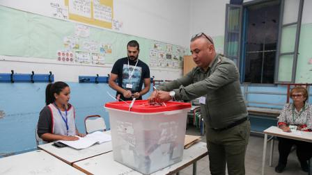 فرز أصوات خلال الانتخابات الرئاسية التونسية السابقة، 13 أكتوبر 2019 (Getty)