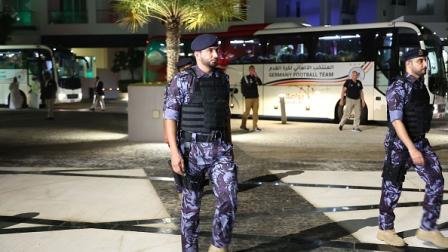 رجال شرطة في مسقط بسلطنة عمان 14 نوفمبر 2022 (Getty)