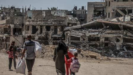 فلسطينيون في خانيونس في جنوب قطاع غزة - 14 إبريل 2024 (علي جاد الله/ الأناضول)