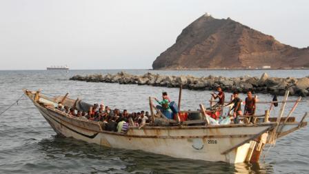 قارب مهاجرين عند ساحل عدن - اليمن - 26 سبتمبر 2016 (خالد العبيدي/ فرانس برس)