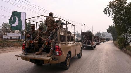 الجيش الباكستاني في حيدر أباد، 6 فبراير 2024 (أكرم شاهد/فرانس برس)
