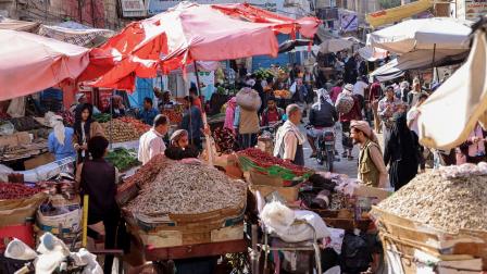 أحد أسواق تعز، ثالث مدن اليمن، 7 فبراير 2024 (أحمد الباشا/ فرانس برس)