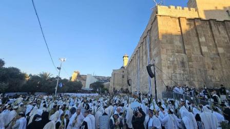 صورة متداولة لاحتفالات عيد العرش اليهودي في الخليل (فيسبوك)