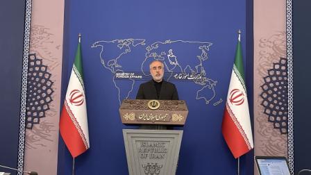 كنعاني خلال مؤتمر صحفي في طهران 10 يونيو 2024 (Getty)