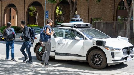 سيارات الأجرة ذاتية القيادة وايمو من غوغل/سان فرانسيسكو 7 يونيو 2024 (Getty)
