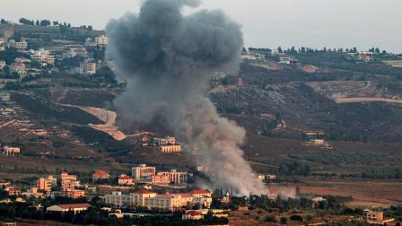 تصاعد الدخان جراء قصف إسرائيلي على بلدة الخيام جنوب لبنان، 23 يونيو 2024 (ربيع ضاهر/فرانس برس)