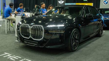 سيارة BMW i7 في معرض EvX، سيتيا علم، ماليزيا، 21 يوليو 2024 (فارس هادزيك/ Getty)