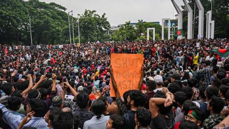 الحركة الطلابية خلال مسيرة مناهضة للتمييز في دكا، 3 أغسطس 2024 (Getty)